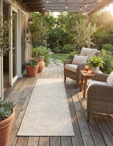 Light Gray Easy-Clean Aztec Indoor / Outdoor Runner Rug