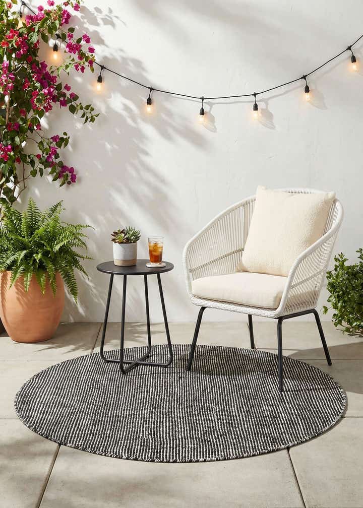 3' 3 x 3' 3 Easy-Clean Jill Zarin Palm Springs Indoor / Outdoor Round Rug