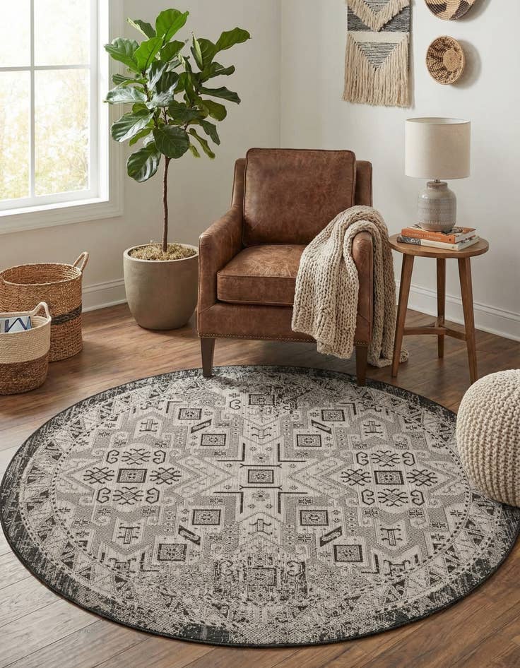 Detail image of 6' x 6' Easy-Clean Aztec Indoor / Outdoor Round Rug