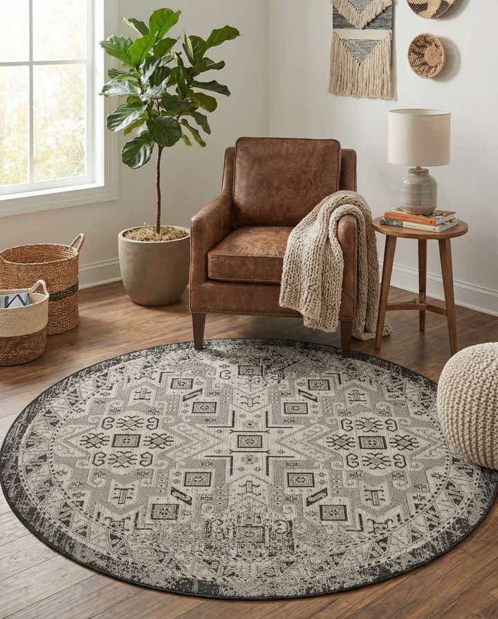 6' x 6' Easy-Clean Aztec Indoor / Outdoor Round Rug