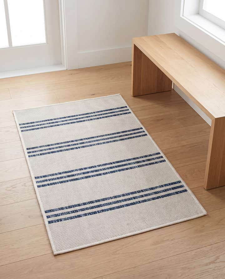 2' x 3' Easy-Clean Jill Zarin Anguilla Indoor / Outdoor Rug
