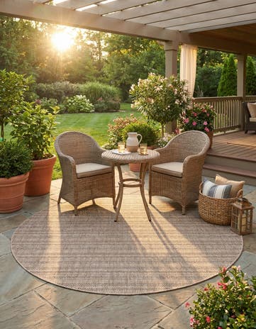 7' 10 x 7' 10 Easy-Clean Ribbon Indoor / Outdoor Round Rug