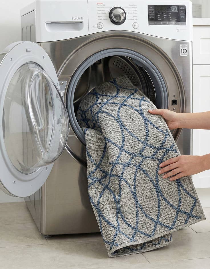 Detail image of 4' x 6'  Washable Trellis Indoor / Outdoor Rug