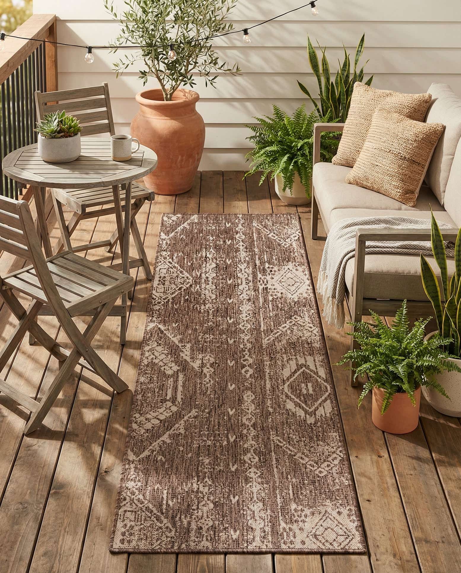 2' x 8' Easy-Clean Bohemian Indoor / Outdoor Runner Rug