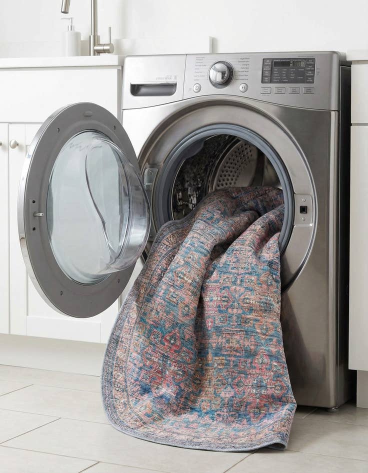 Detail image of 5' 3 x 8'  Washable Nostalgia Oval Rug