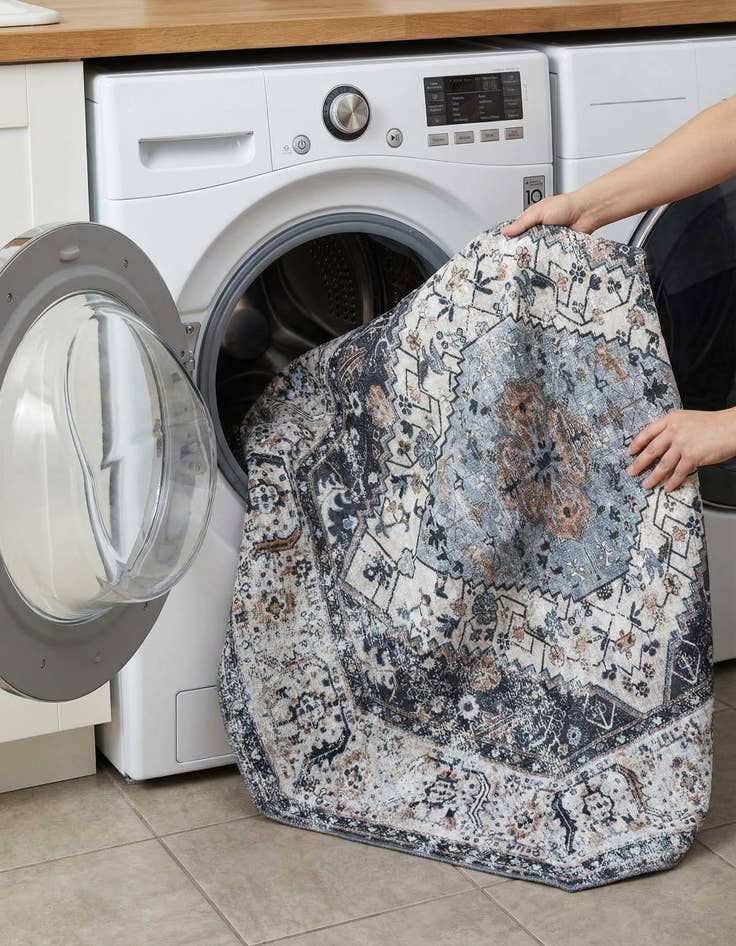 Detail image of 7' 1 x 7' 1 Yara Octagon Rug