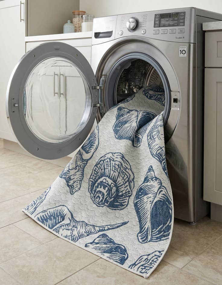 Detail image of 5' 3 x 7'  Washable Coastal Indoor / Outdoor Rug