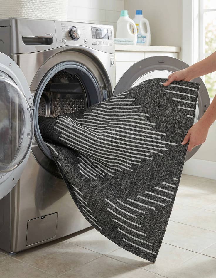 Detail image of 5' 3 x 8'  Washable Modern Indoor / Outdoor Rug