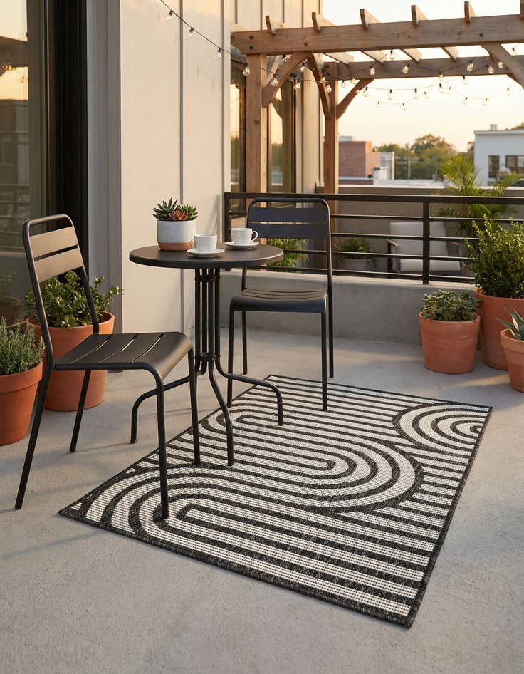 Detail image of 2' x 3'  Washable Modern Indoor / Outdoor Rug