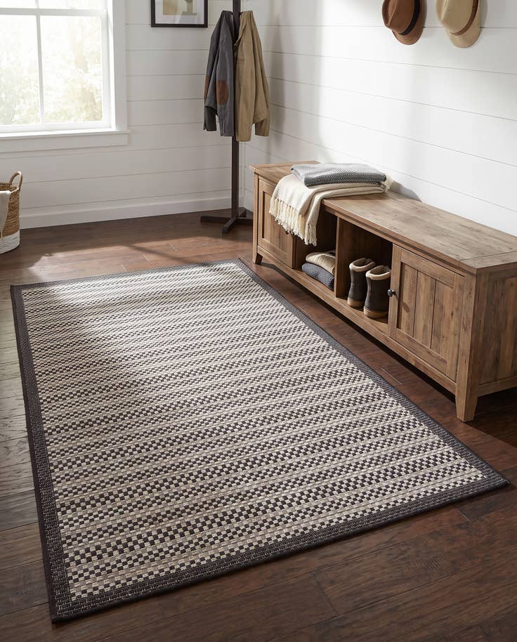 Detail image of 4' x 6' Easy-Clean Border Indoor / Outdoor Rug