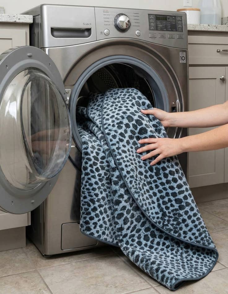 Detail image of  5' 3 x 5' 3 Kamala Washable Round Rug