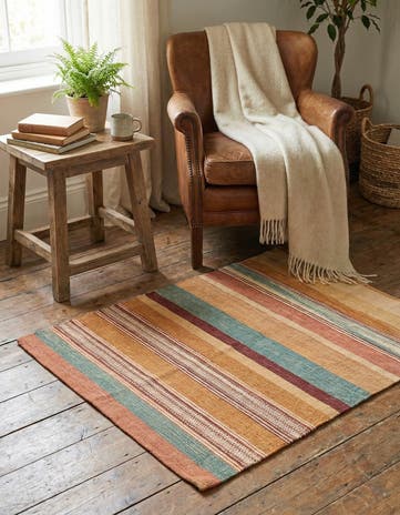 2' 5 x 2' 5 Hand Woven Pillow Wool Square Rug