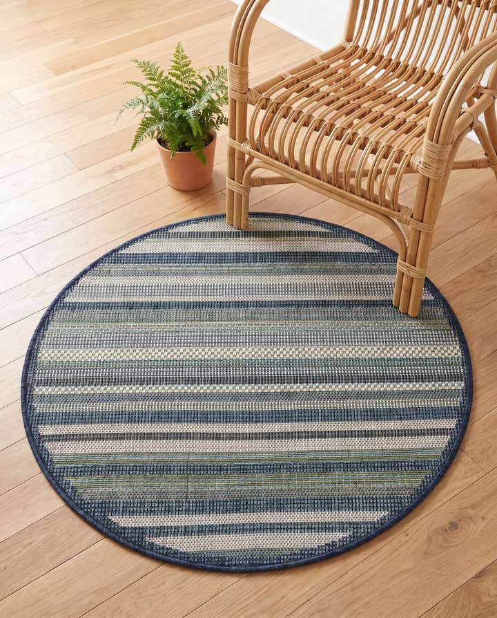 3' 3 x 3' 3 Easy-Clean Baja Indoor / Outdoor Round Rug