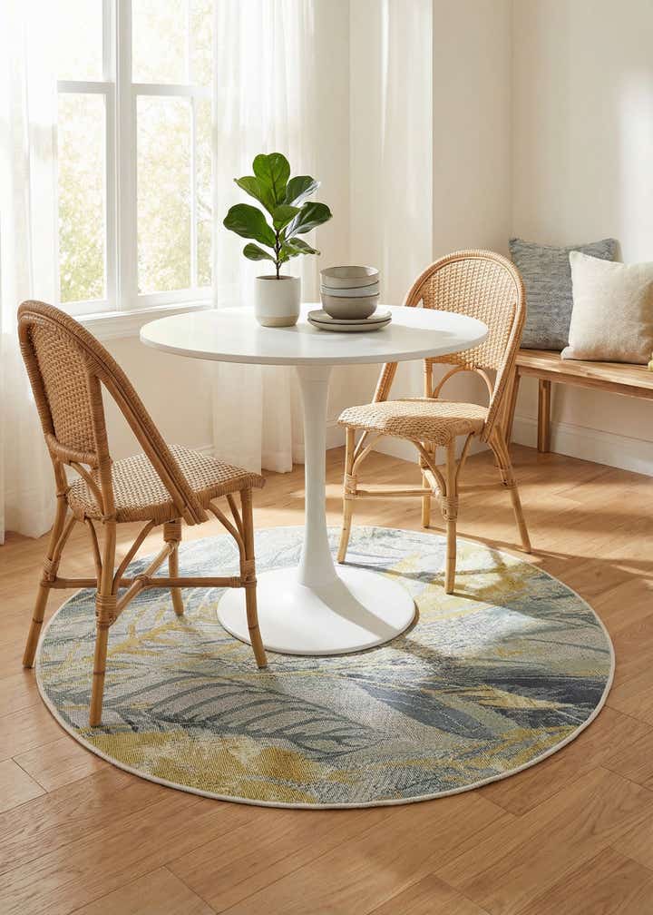 4' x 4' Easy-Clean Botanical Indoor / Outdoor Round Rug
