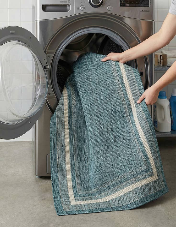 Detail image of  6' x 9'  Washable Border Indoor / Outdoor Rug