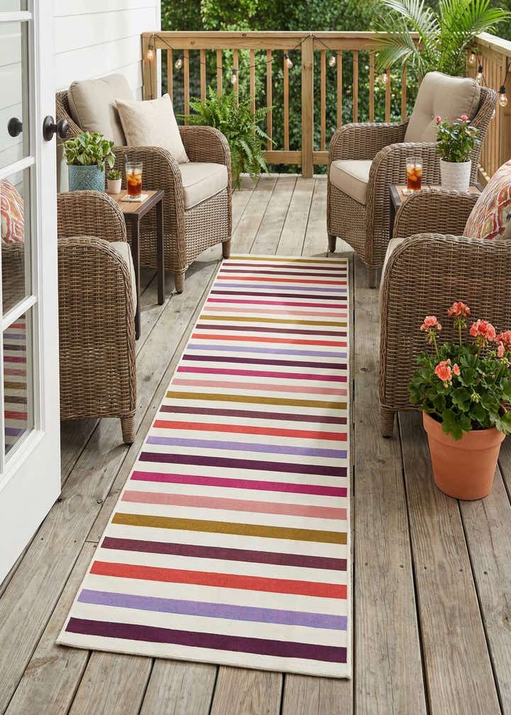 2' 7 x 10' Easy-Clean Ribbon Indoor / Outdoor Runner Rug