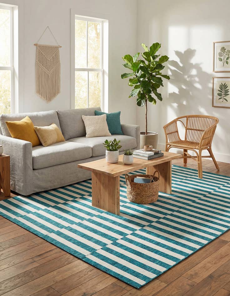 Detail image of 7' x 10' Easy-Clean Striped Indoor / Outdoor Rug