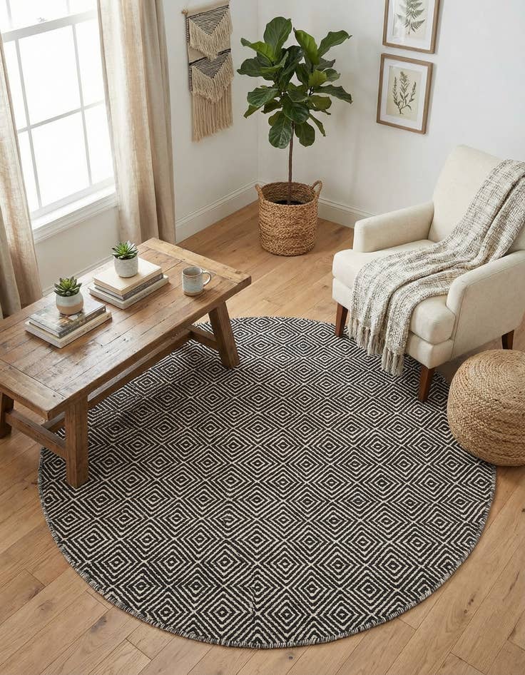 Detail image of 4' 1 x 4' 1 Hand Woven Geo Trellis Flatweave Round Rug