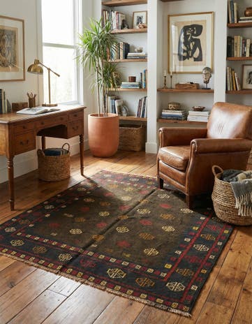 3' 10 x 4' 4 Hand Knotted Sumak Wool Square Rug