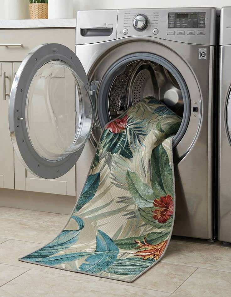 Detail image of 2' x 4'  Washable Botanical Indoor / Outdoor Runner Rug