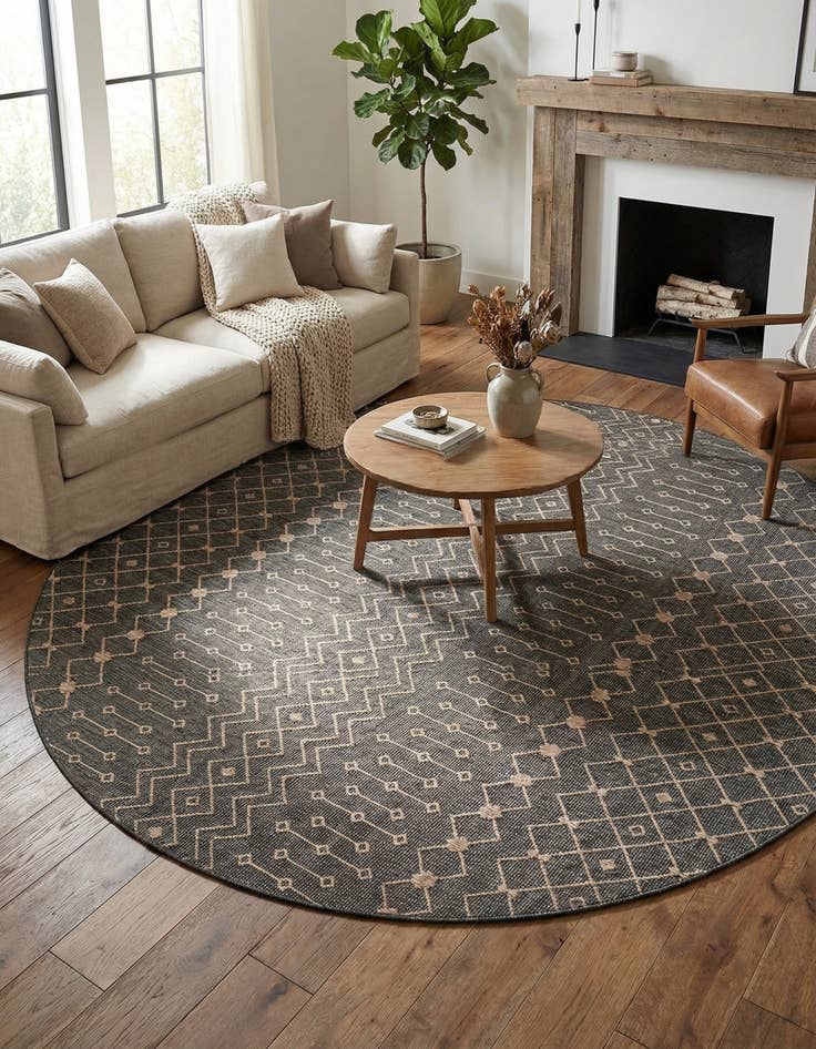 Detail image of 13' x 13'  Washable Trellis Indoor / Outdoor Round Rug