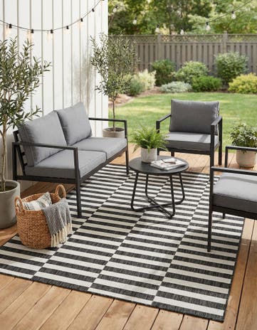 6' x 9' Easy-Clean Ribbon Indoor / Outdoor Rug