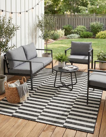 6' x 9' Easy-Clean Ribbon Indoor / Outdoor Rug