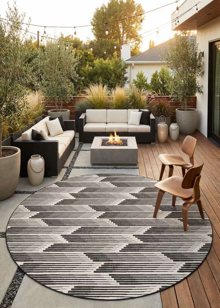 13' x 13' Easy-Clean Modern Indoor / Outdoor Round Rug