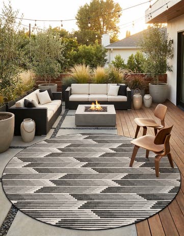 13' x 13' Easy-Clean Modern Indoor / Outdoor Round Rug