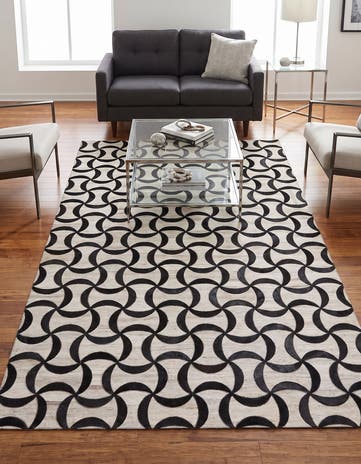 5' x 7' 9 Cowhide Rug
