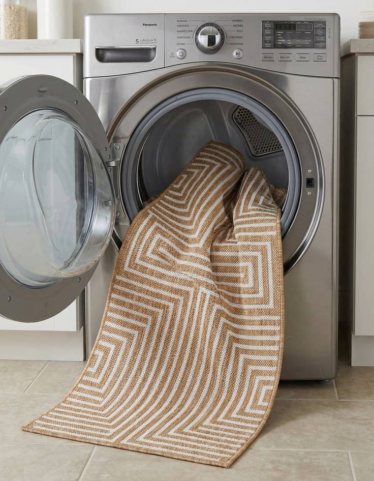 Detail image of  2' x 4'  Washable Modern Indoor / Outdoor Runner Rug