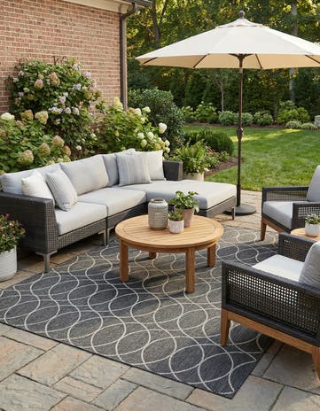 7' 10 x 11' Easy-Clean Lattice Indoor / Outdoor Rug
