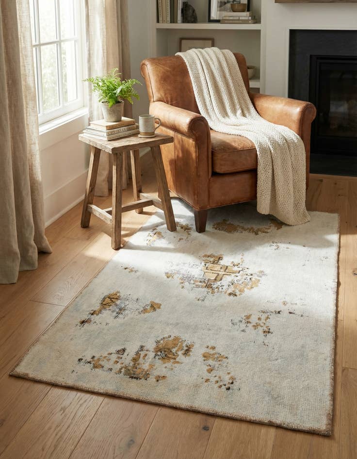 Detail image of 3' 3 x 4' 10  Hand Knotted Ultra Vintage Persian Wool Rug