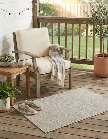 2' x 3' 1 Easy-Clean Solid Indoor / Outdoor Rug