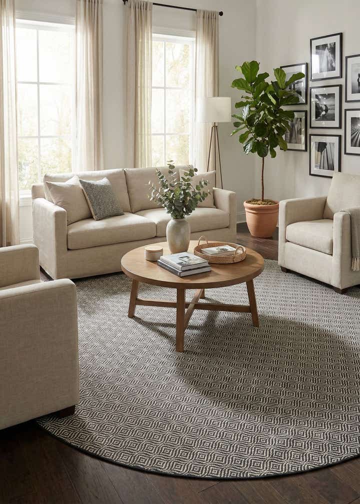 13' x 13' Easy-Clean Trellis Indoor / Outdoor Round Rug