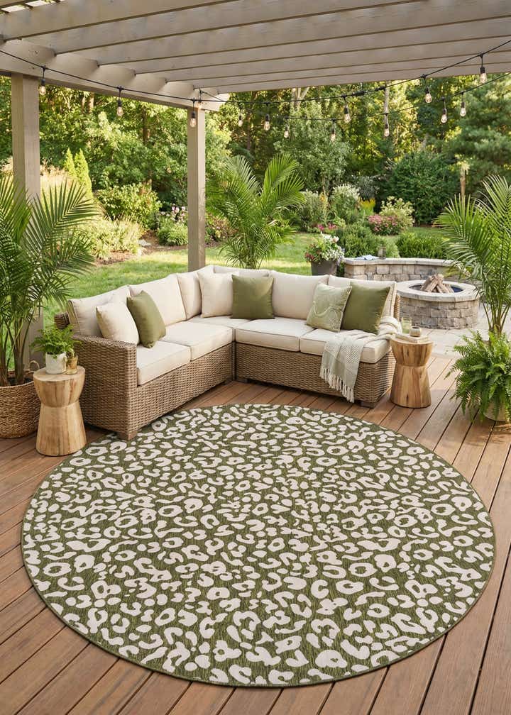 13' x 13' Easy-Clean Safari Indoor / Outdoor Round Rug