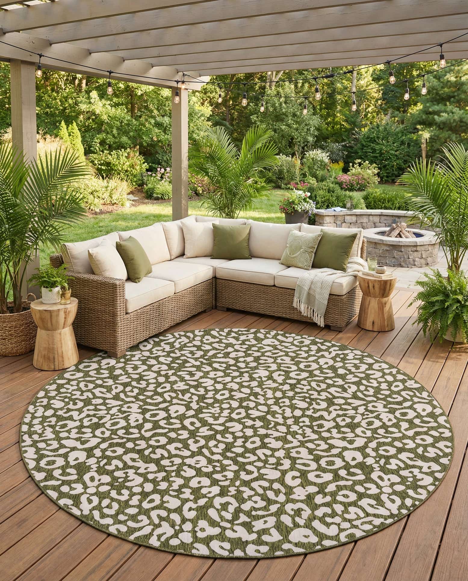 13' x 13' Easy-Clean Safari Indoor / Outdoor Round Rug