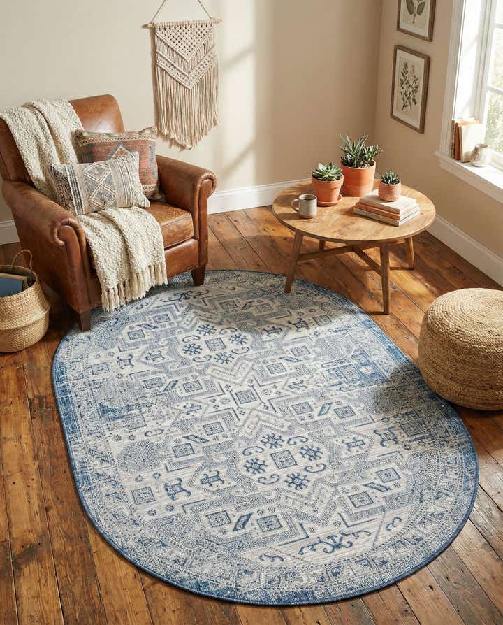 5' 3 x 8' Easy-Clean Aztec Indoor / Outdoor Oval Rug
