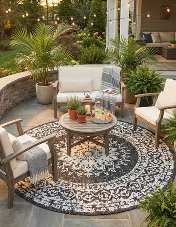 10' x 10' Easy-Clean Traditional Indoor / Outdoor Round Rug