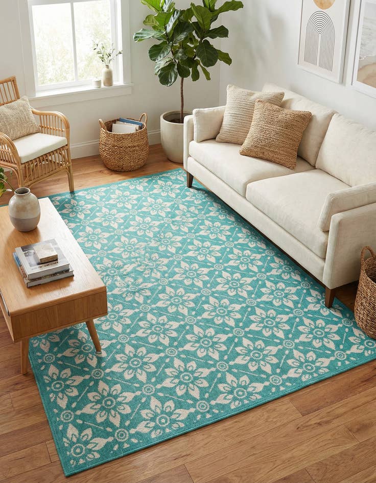 Detail image of 6' x 9'  Washable Trellis Indoor / Outdoor Rug
