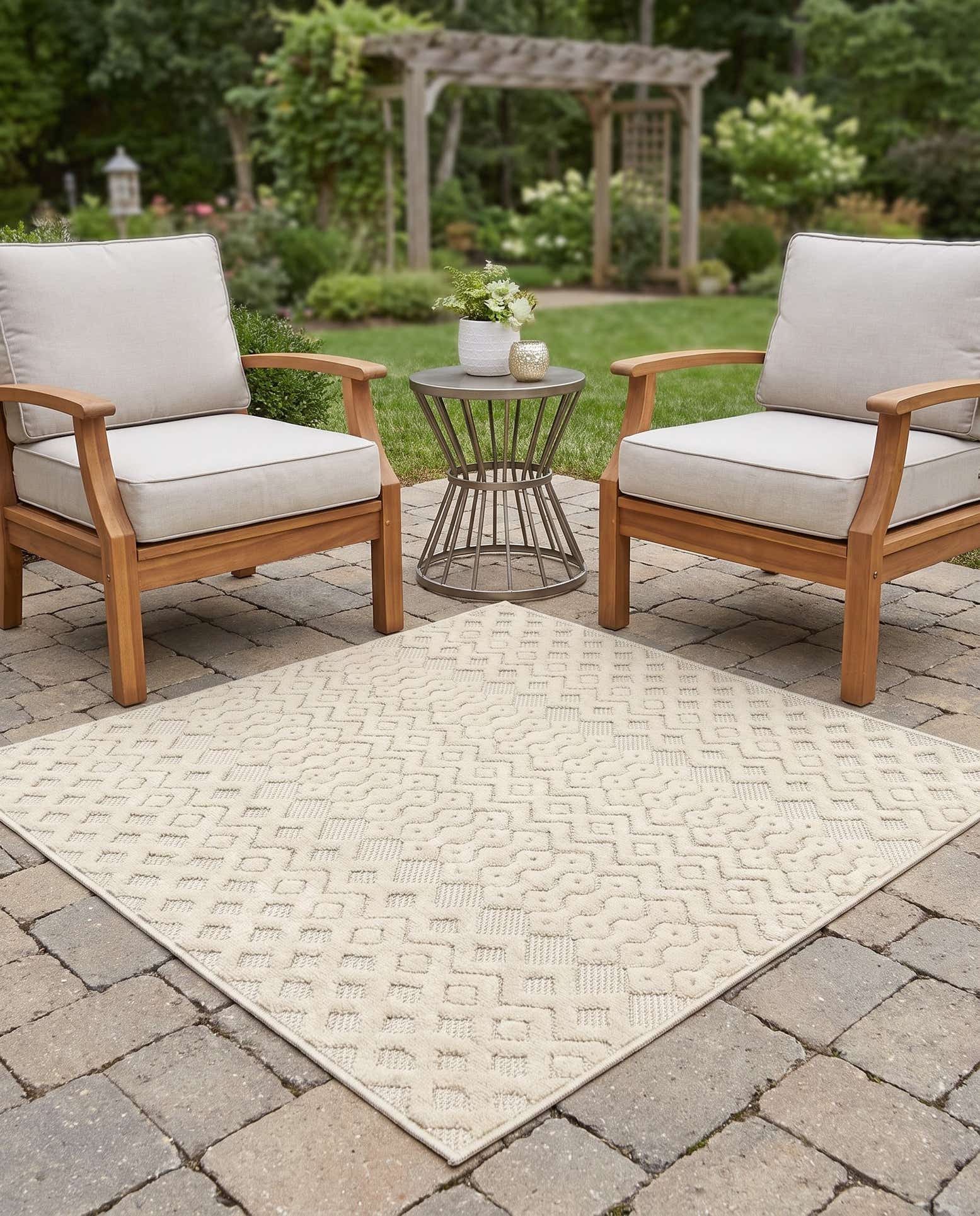 4' x 4' Easy-Clean Trellis Textured Indoor / Outdoor Square Rug