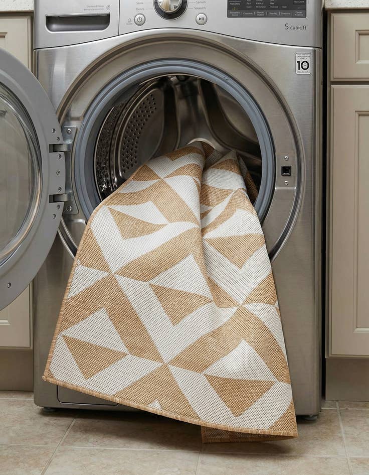 Detail image of 4' x 6'  Washable Jill Zarin Napa Indoor / Outdoor Rug