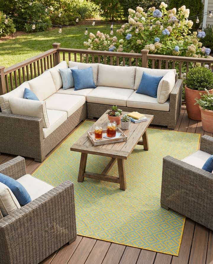 6' x 9' Easy-Clean Jill Zarin Costa Rica Indoor / Outdoor Rug