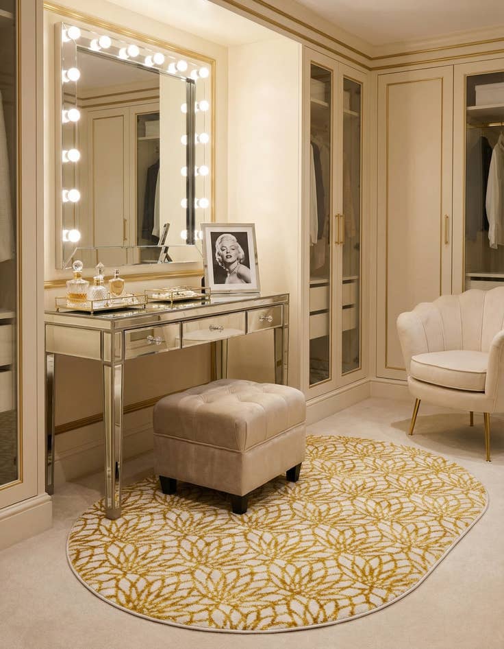 Detail image of  4' x 6'  Marilyn Monroe™ Glam Dahlia Oval Rug