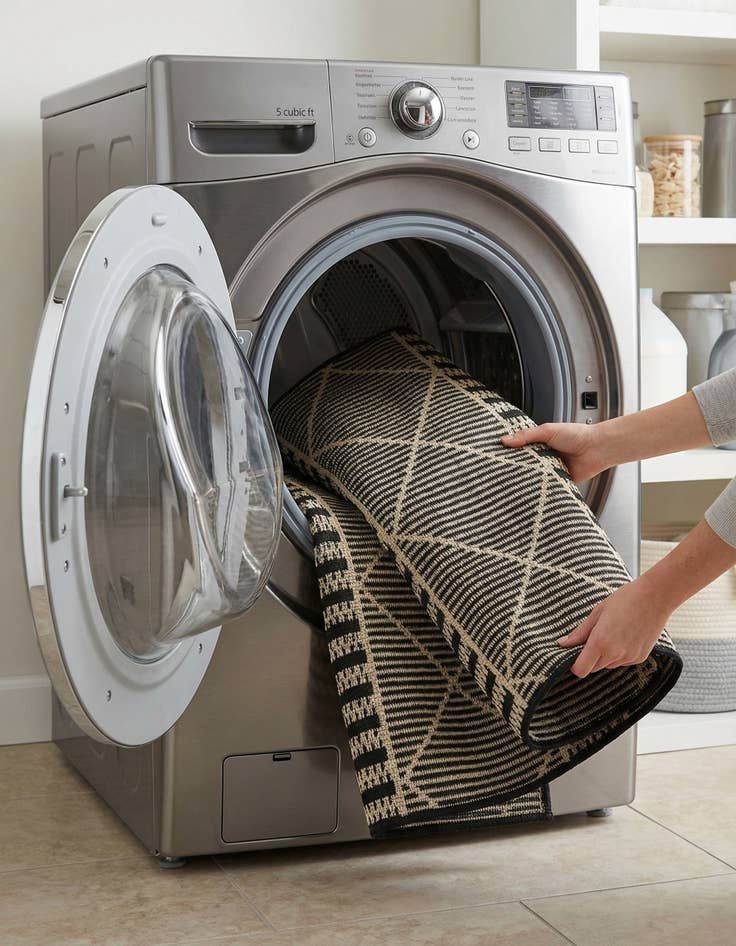 Detail image of  2' 7 x 5' 3  Washable Lattice Indoor / Outdoor Runner Rug