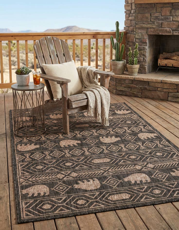 Detail image of 4' x 6' Easy-Clean Southwestern Indoor / Outdoor Rug
