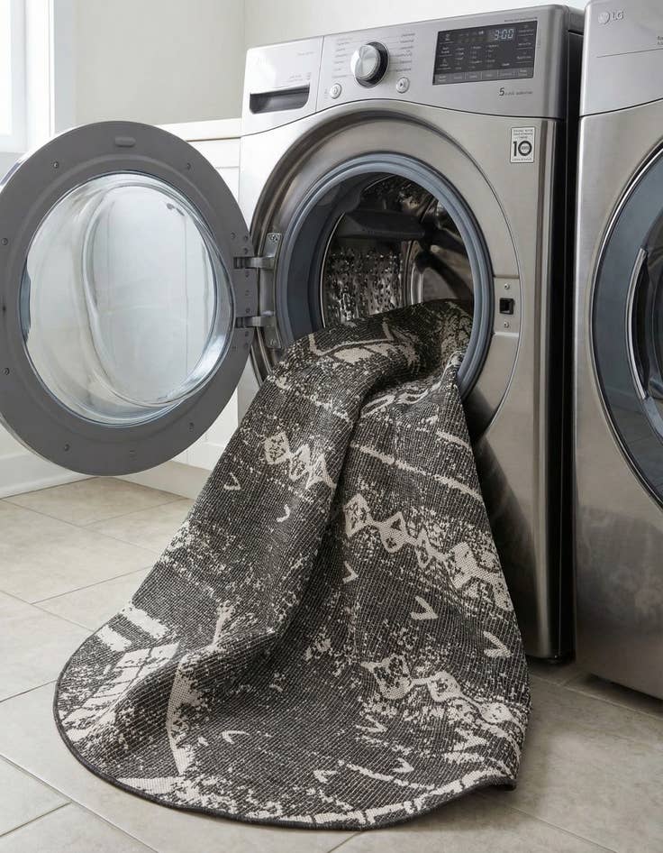 Detail image of 6' x 6'  Washable Bohemian Indoor / Outdoor Round Rug