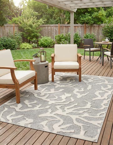 5' x 8' Easy-Clean Sabrina Soto Indoor / Outdoor Rug