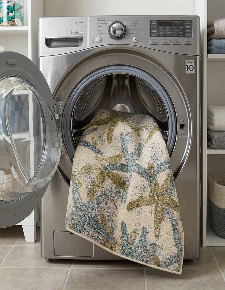 Detail image of 5' x 8'  Washable Capri Rug