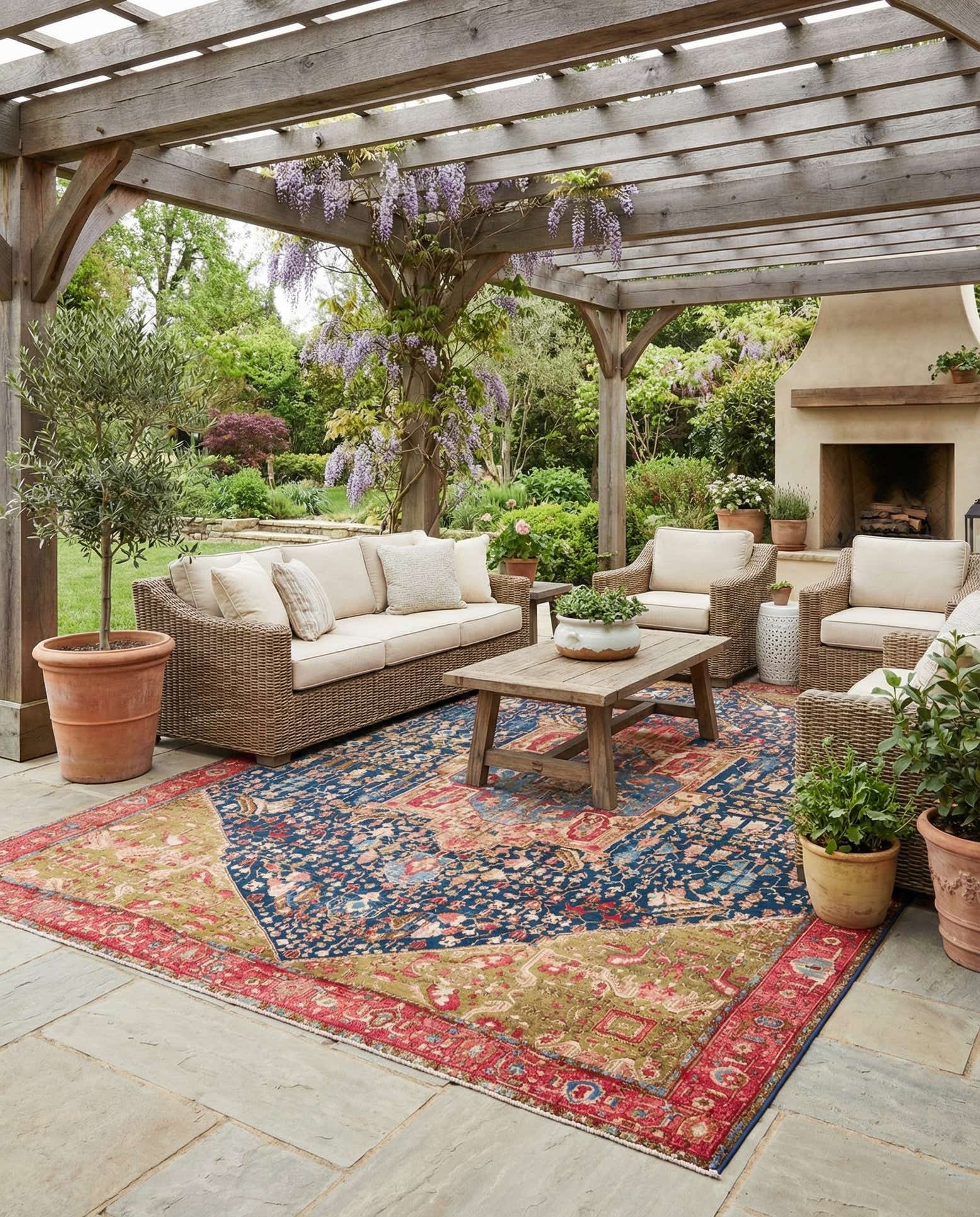 10' x 14' Easy-Clean Traditional Indoor / Outdoor Rug